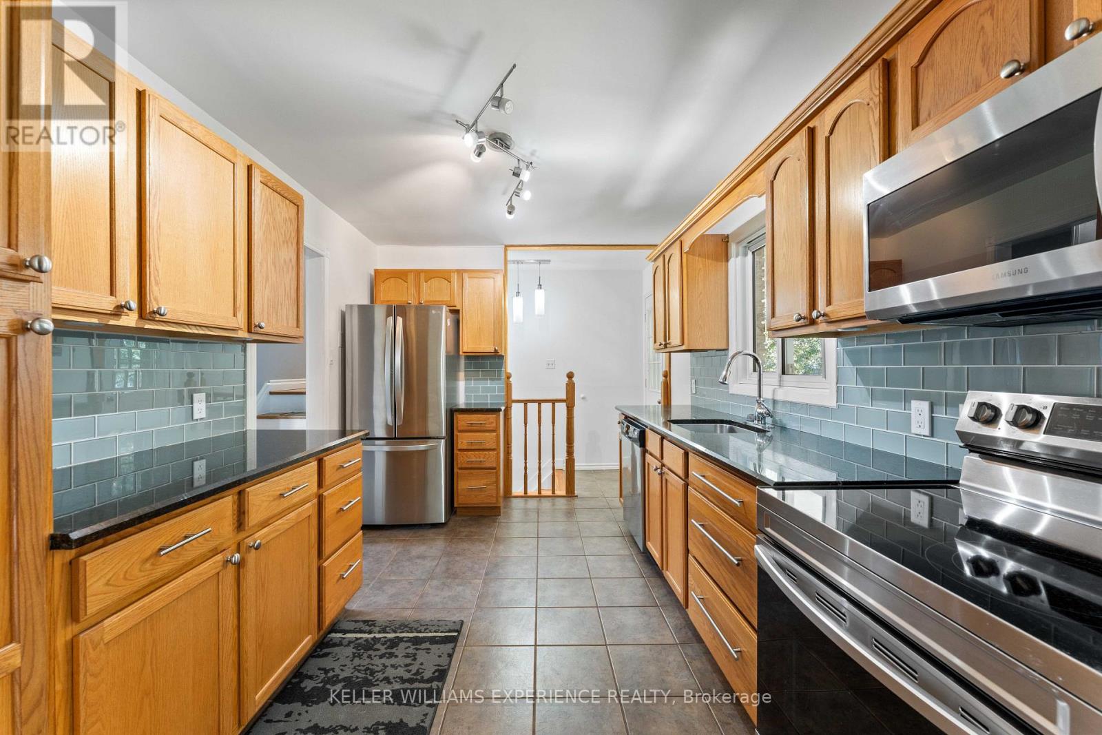 21 Ashburton Crescent, Essa (Angus), Ontario  L0M 1B0 - Photo 14 - N13813938
