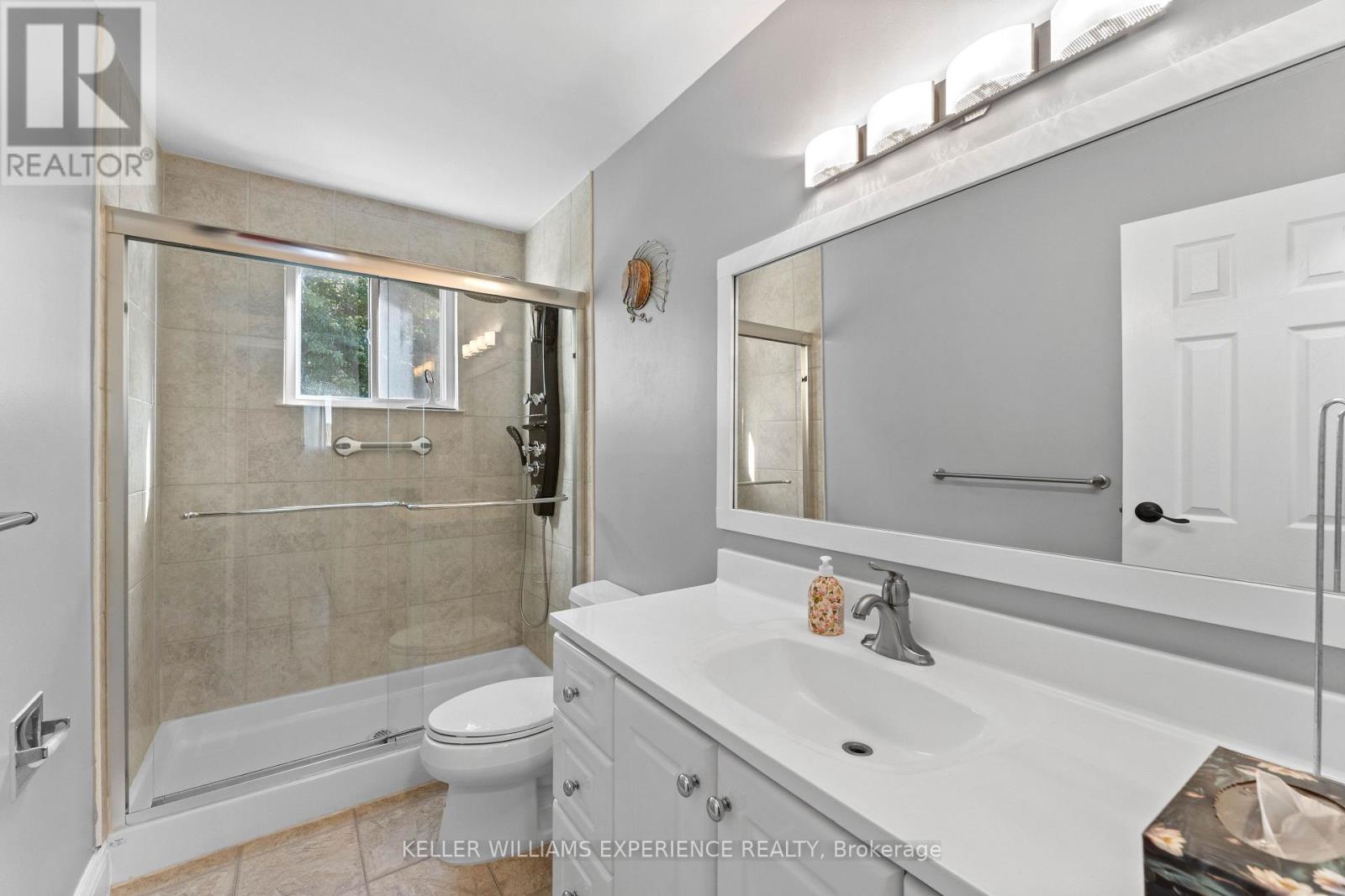 21 Ashburton Crescent, Essa (Angus), Ontario  L0M 1B0 - Photo 17 - N13813938