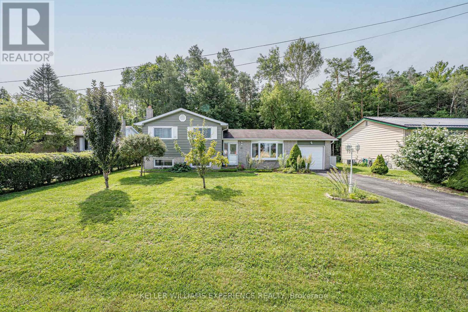 21 Ashburton Crescent, Essa (Angus), Ontario  L0M 1B0 - Photo 4 - N13813938