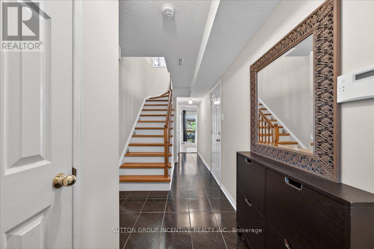 97 Yellowood Circle, Vaughan (Patterson), Ontario  L4J 8M3 - Photo 2 - N13814032