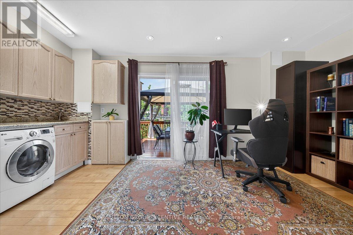 97 Yellowood Circle, Vaughan (Patterson), Ontario  L4J 8M3 - Photo 3 - N13814032