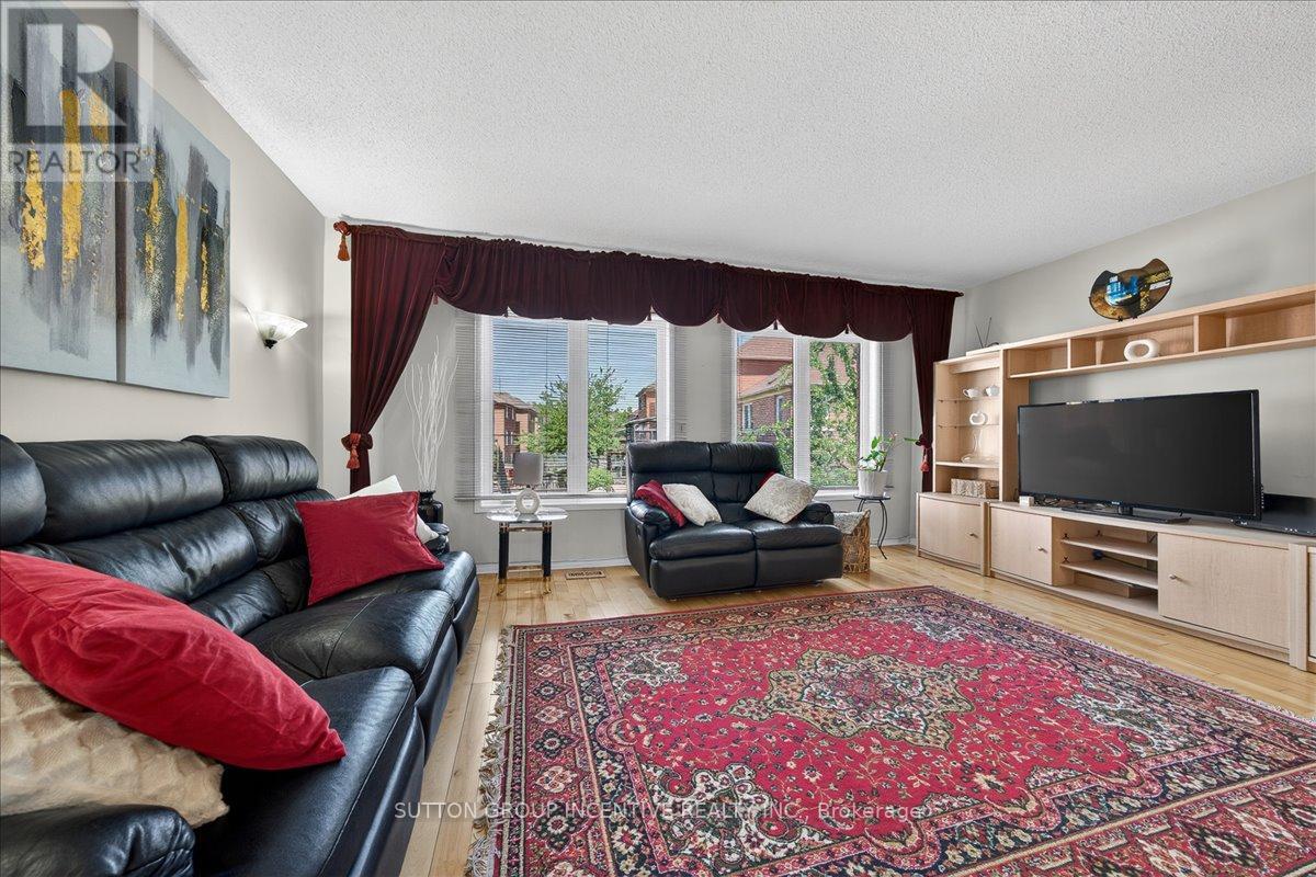 97 Yellowood Circle, Vaughan (Patterson), Ontario  L4J 8M3 - Photo 9 - N13814032