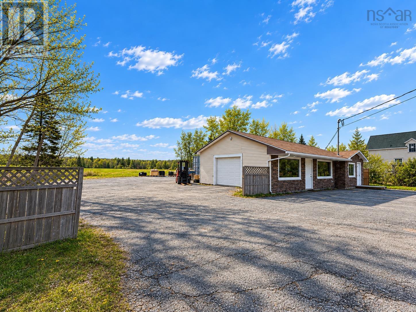 1323 Highway 2, Lantz, Nova Scotia B2S 1Z2 - Photo 4 - 202611602