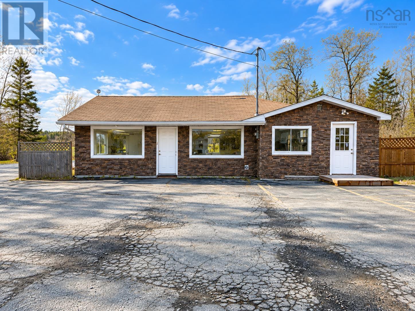 1323 Highway 2, Lantz, Nova Scotia B2S 1Z2 - Photo 2 - 202611602