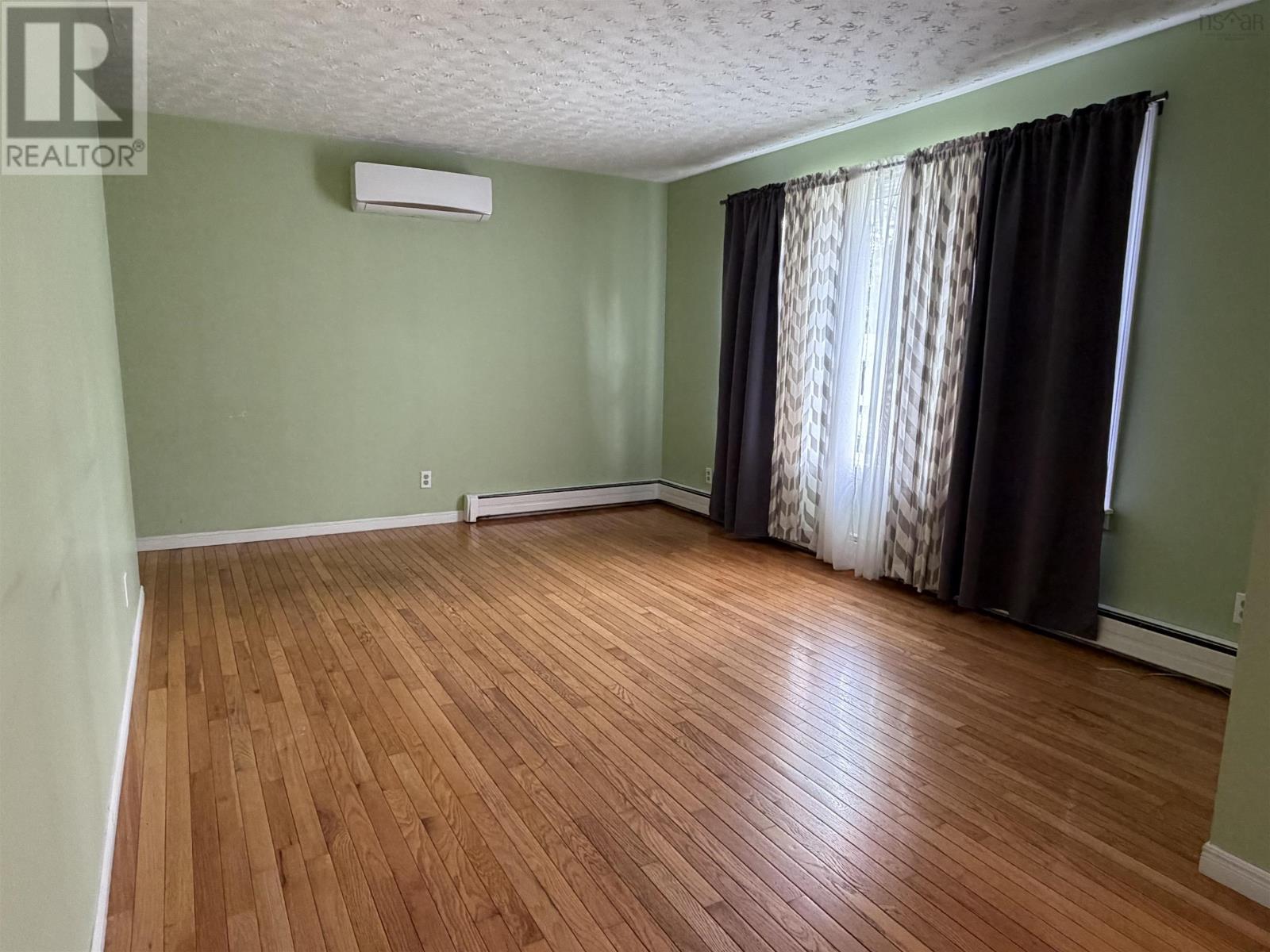 127 Kennedy Avenue, Sydney, Nova Scotia  B1P 3K9 - Photo 6 - 202624016