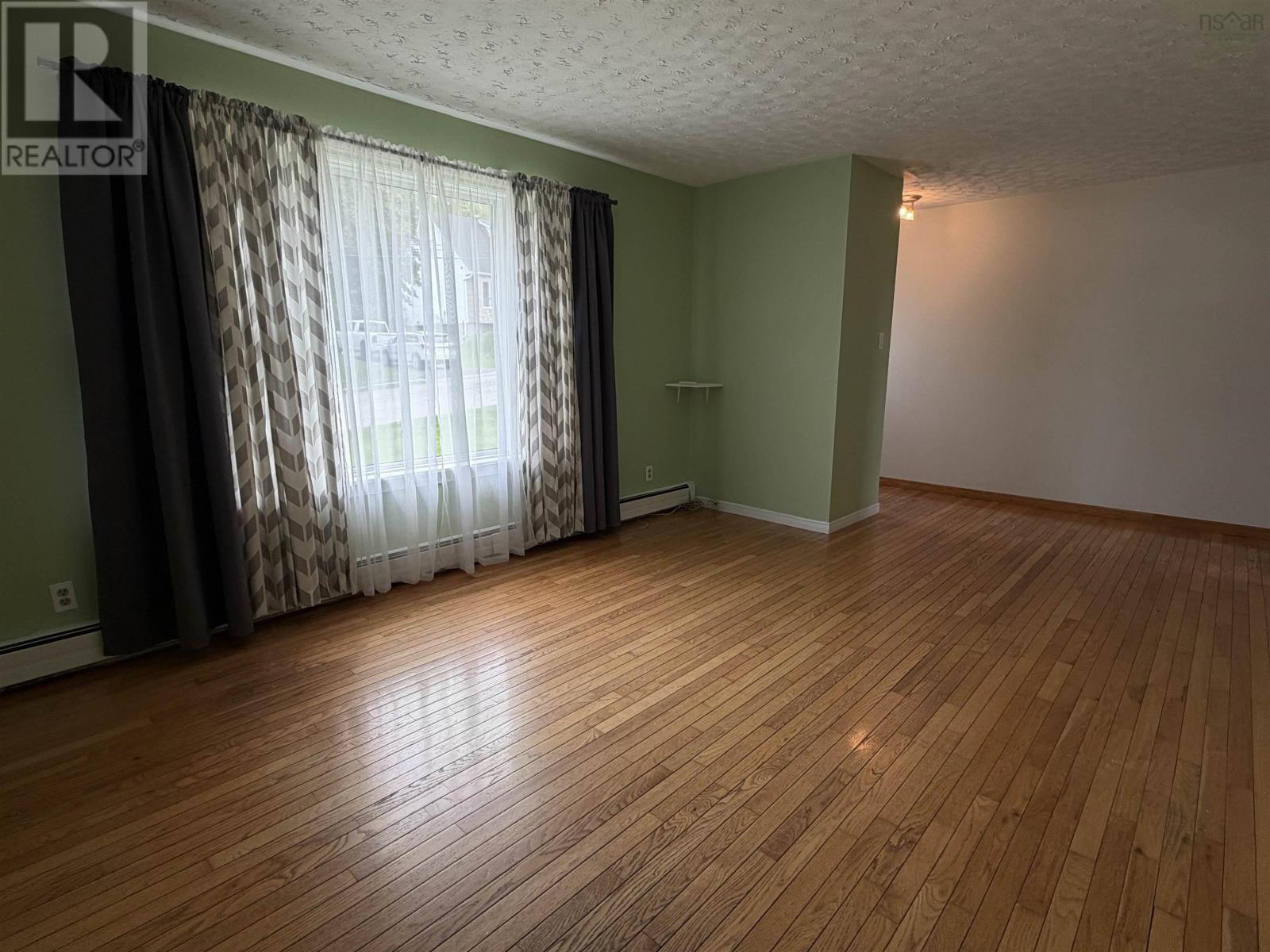 127 Kennedy Avenue, Sydney, Nova Scotia  B1P 3K9 - Photo 7 - 202624016