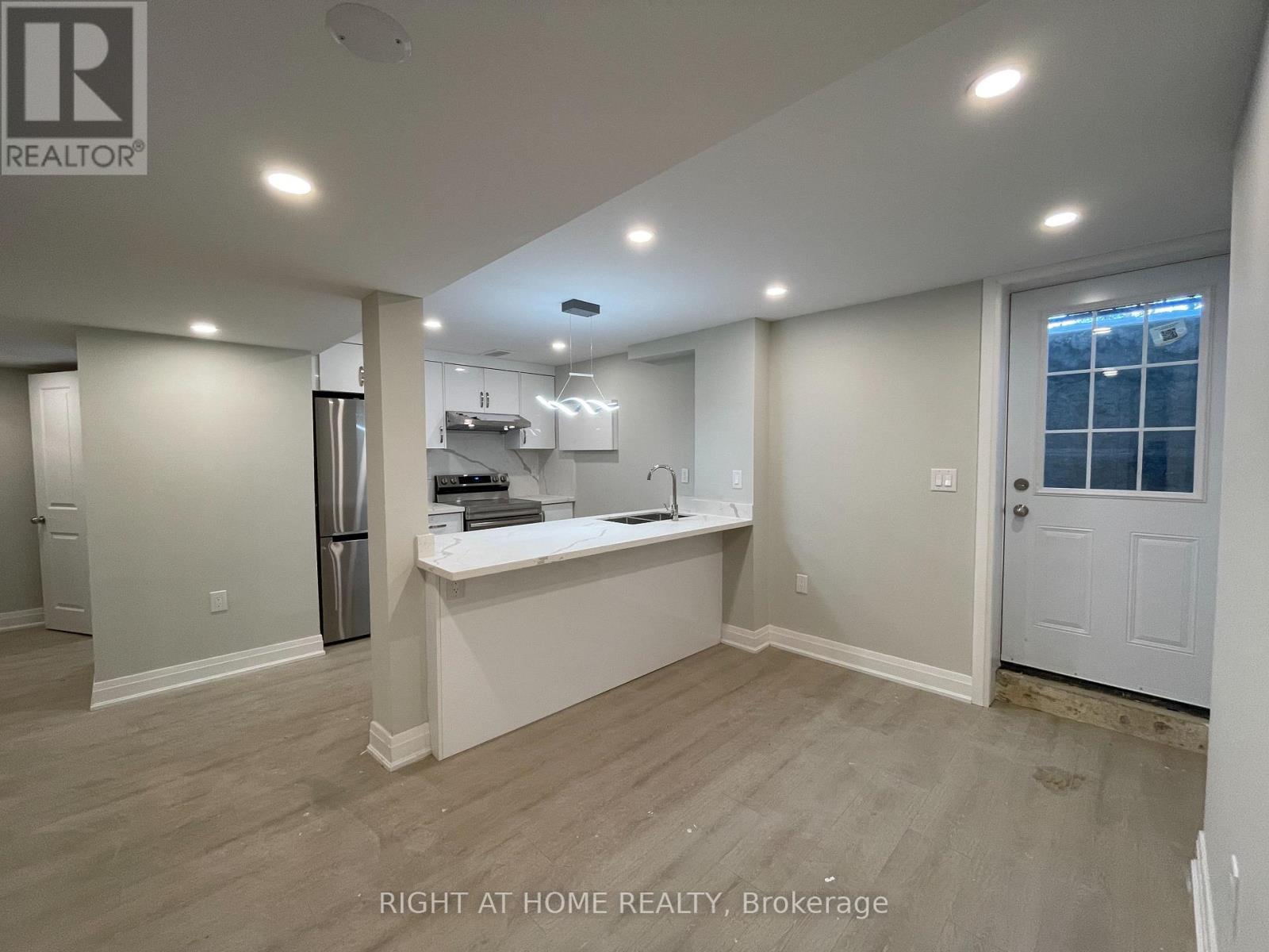 Lower - 3551 Autumnleaf Crescent, Mississauga, Ontario  L5L 1K6 - Photo 9 - W13813958