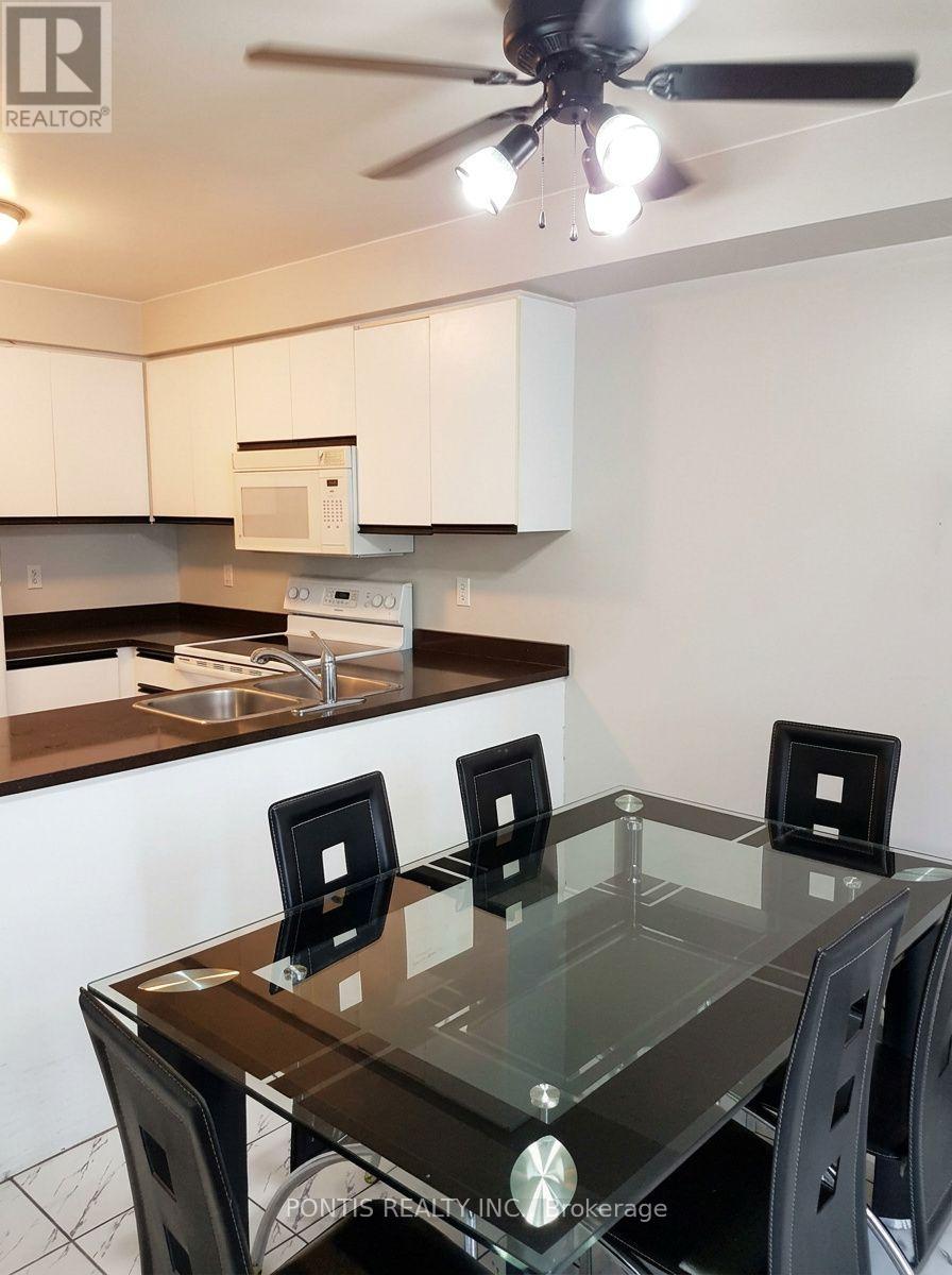 2538 Raglan Court, Mississauga, Ontario  L5M 5L5 - Photo 8 - W13813962