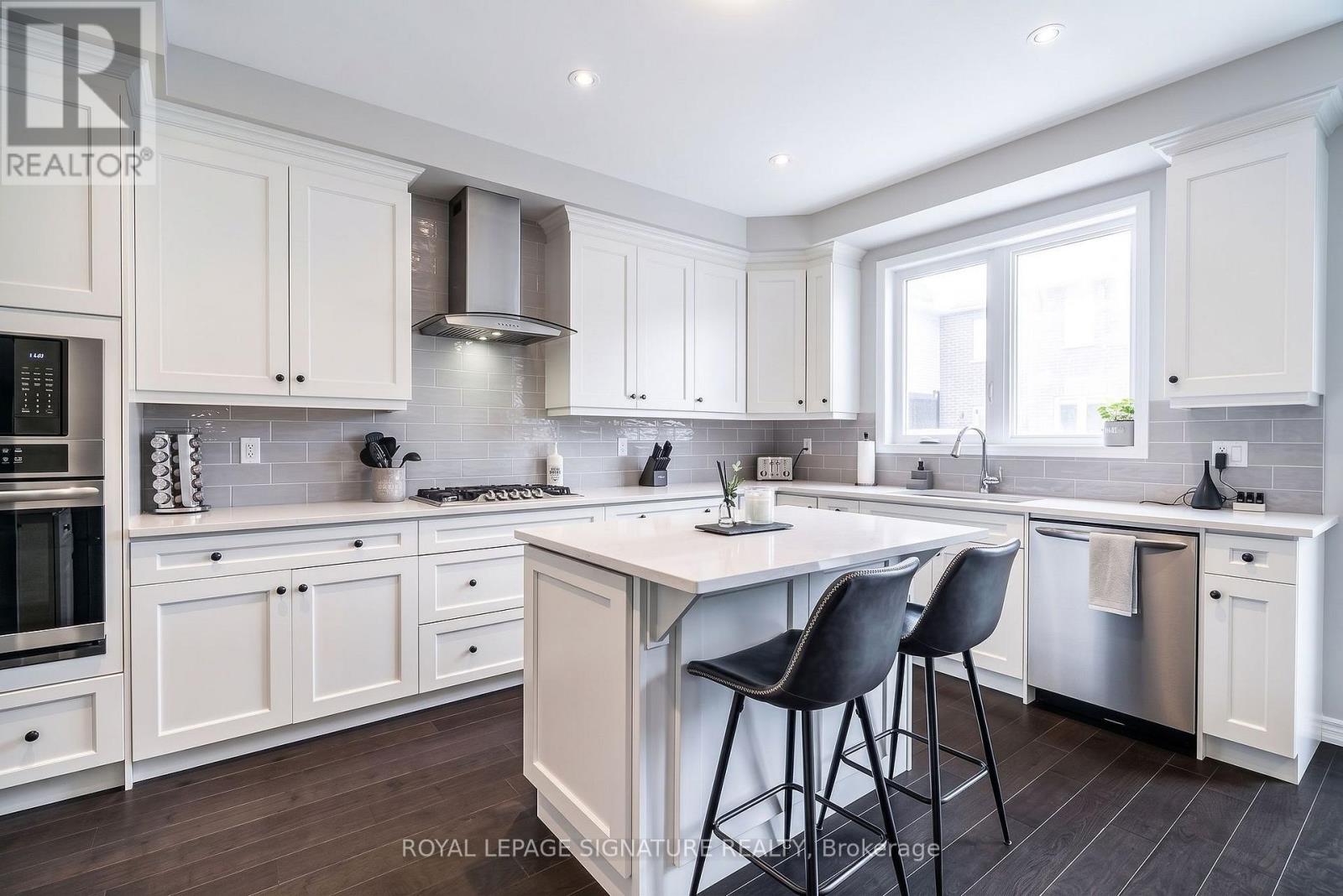 3355 Carding Mill Trail, Oakville, Ontario  L6M 1R7 - Photo 9 - W13814008