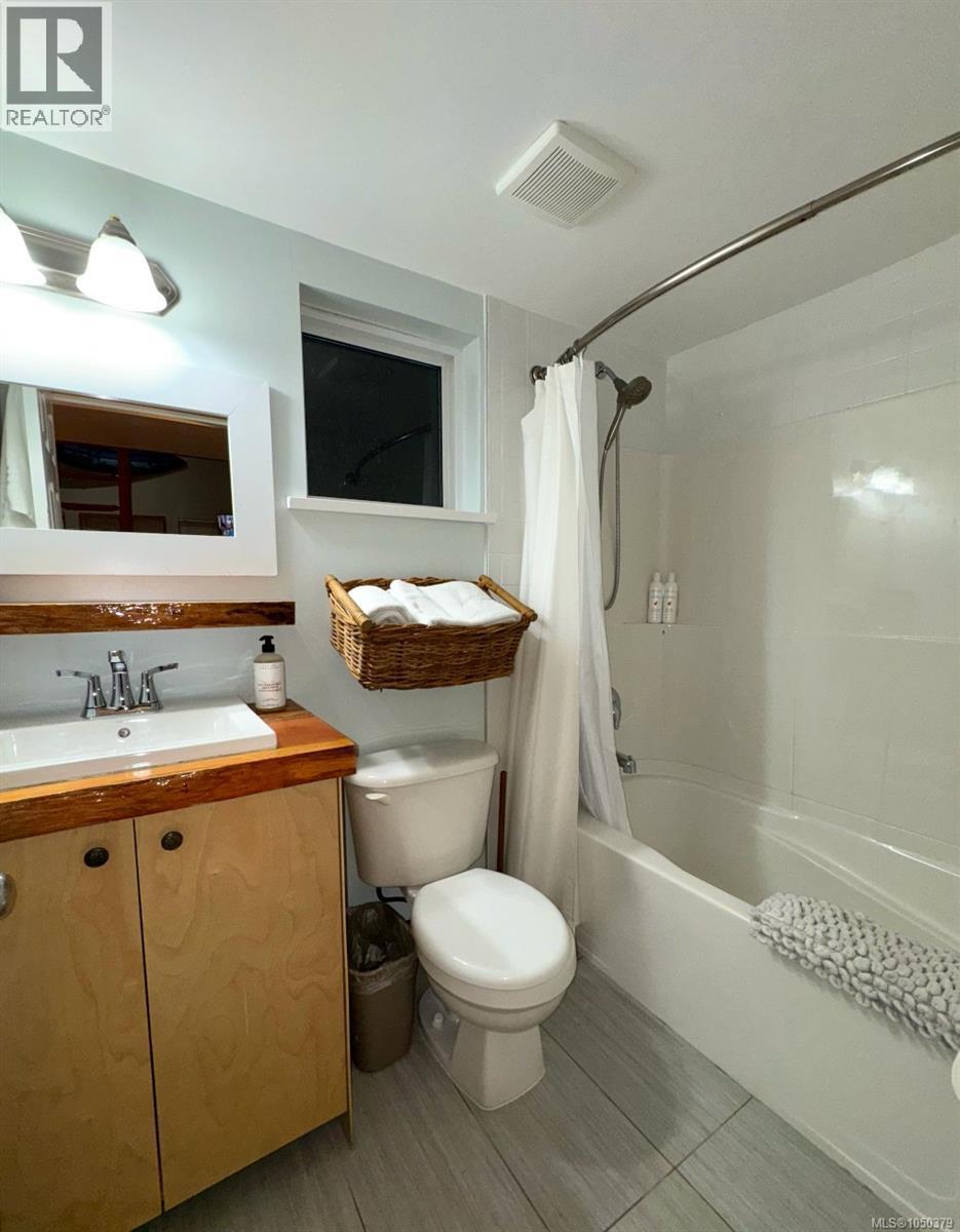 1024 Tyee Terr, Ucluelet, British Columbia  V0R 3A0 - Photo 12 - 1050379