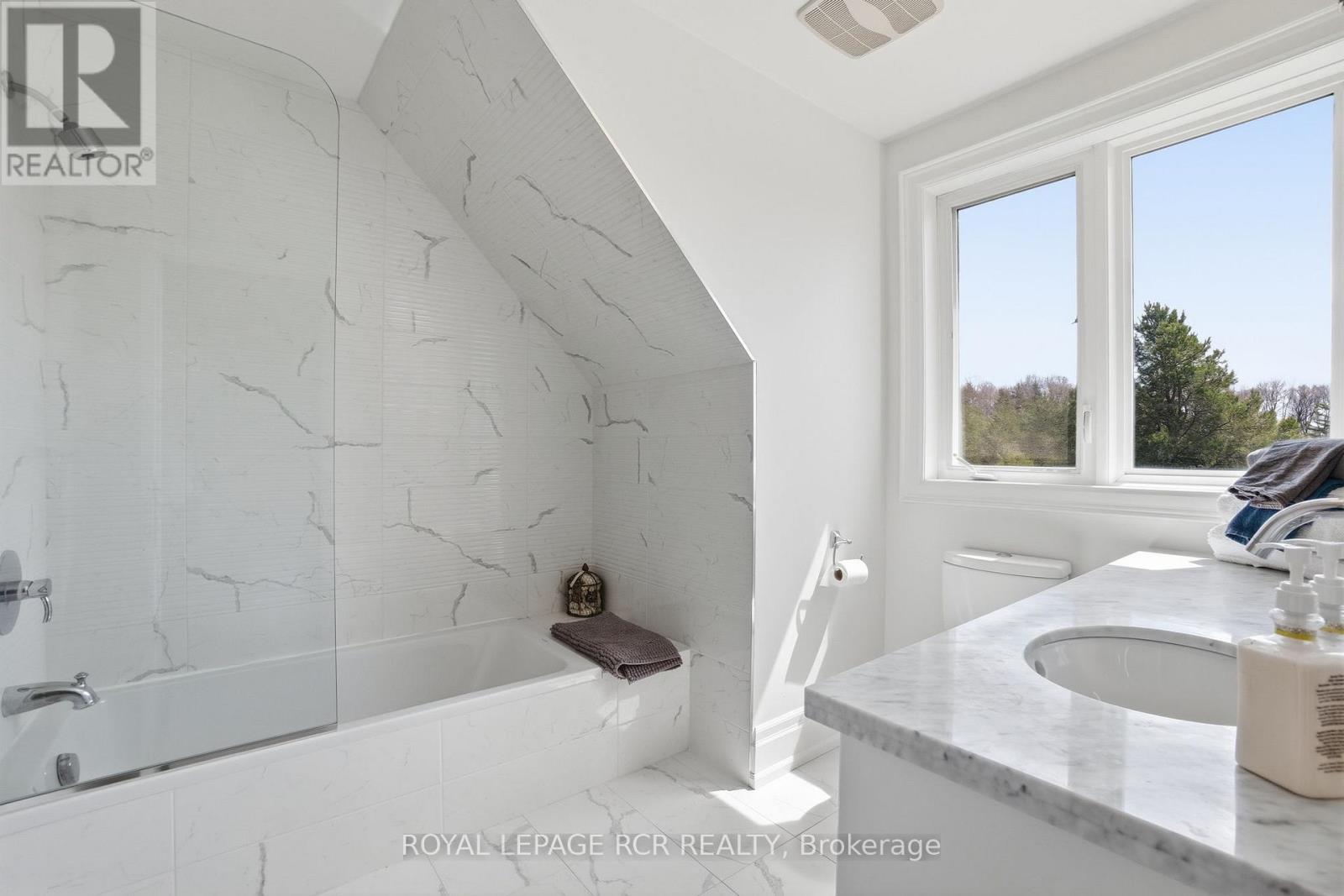 7 Proctor Avenue, Caledon, Ontario  L7E 4E7 - Photo 35 - W13814062