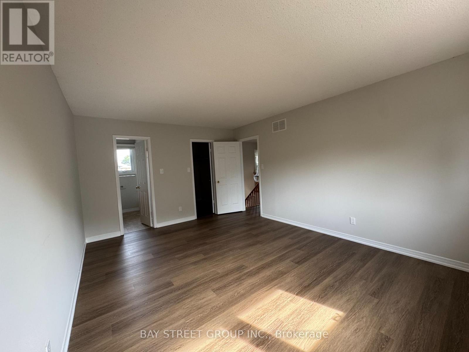 2034 Oxford Avenue, Oakville, Ontario  L6H 4K7 - Photo 12 - W13814074
