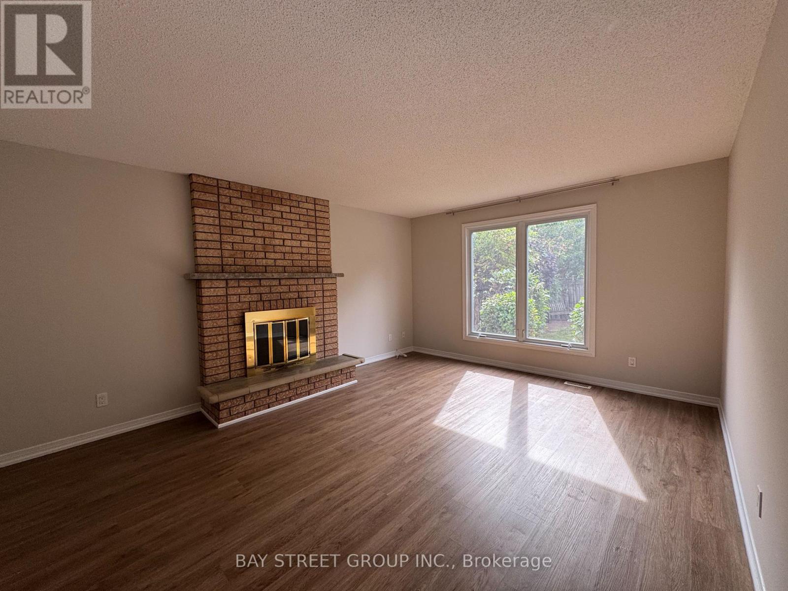 2034 Oxford Avenue, Oakville, Ontario  L6H 4K7 - Photo 3 - W13814074
