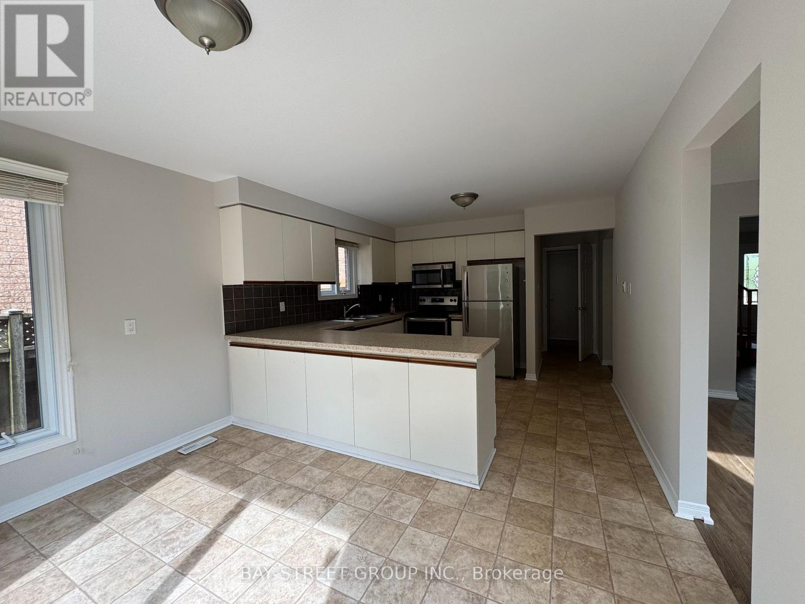 2034 Oxford Avenue, Oakville, Ontario  L6H 4K7 - Photo 6 - W13814074