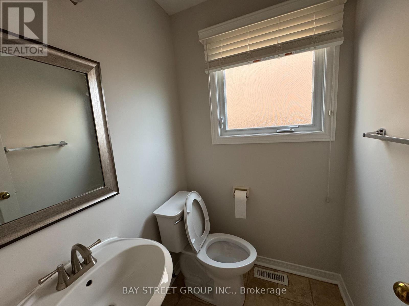 2034 Oxford Avenue, Oakville, Ontario  L6H 4K7 - Photo 8 - W13814074