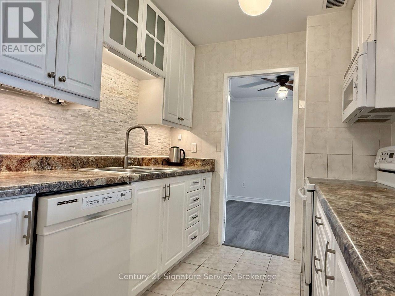 1107 - 3025 Frederica Drive, Mississauga, Ontario  L4Y 3A1 - Photo 2 - W13814094