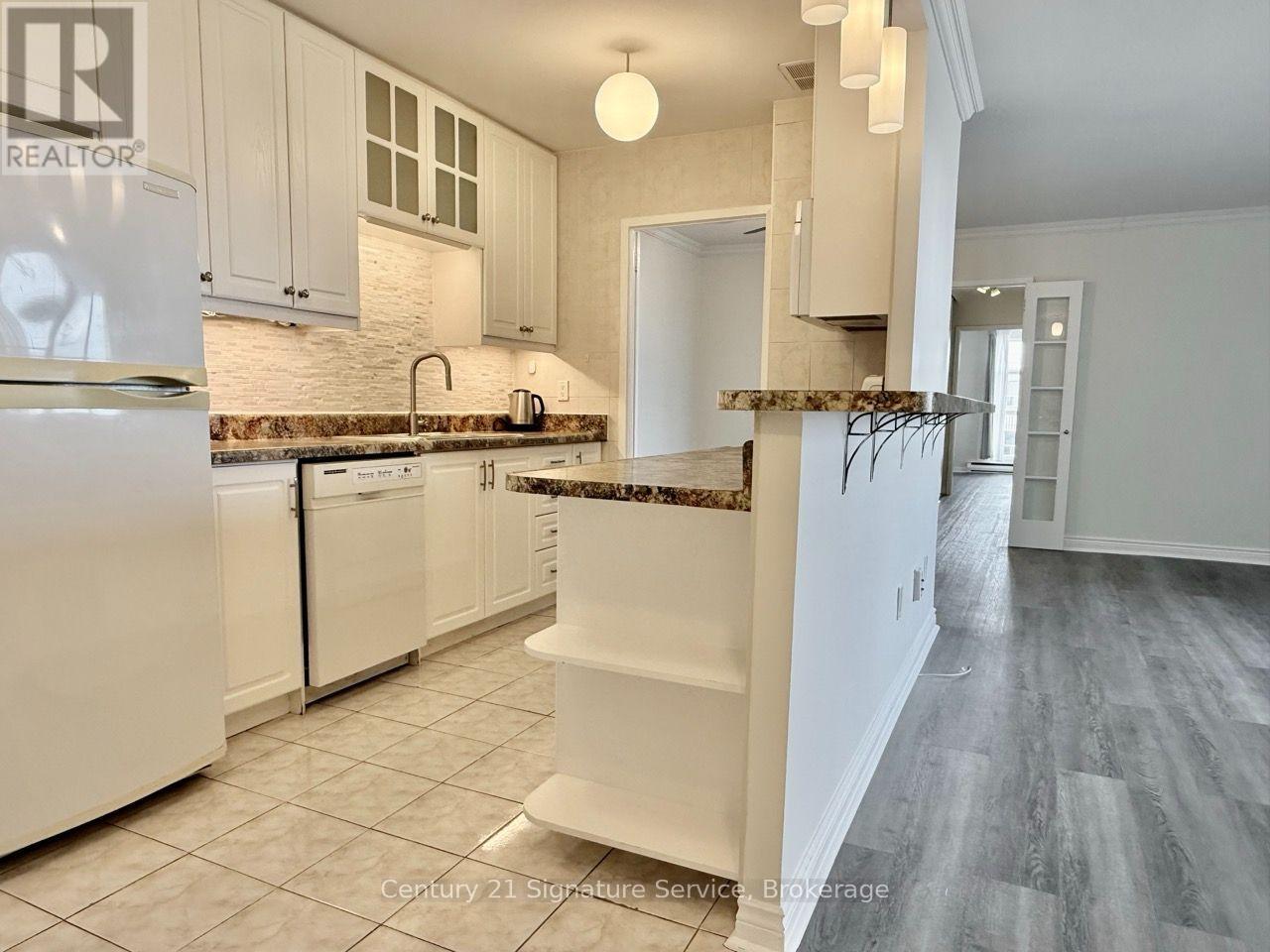 1107 - 3025 Frederica Drive, Mississauga, Ontario  L4Y 3A1 - Photo 3 - W13814094