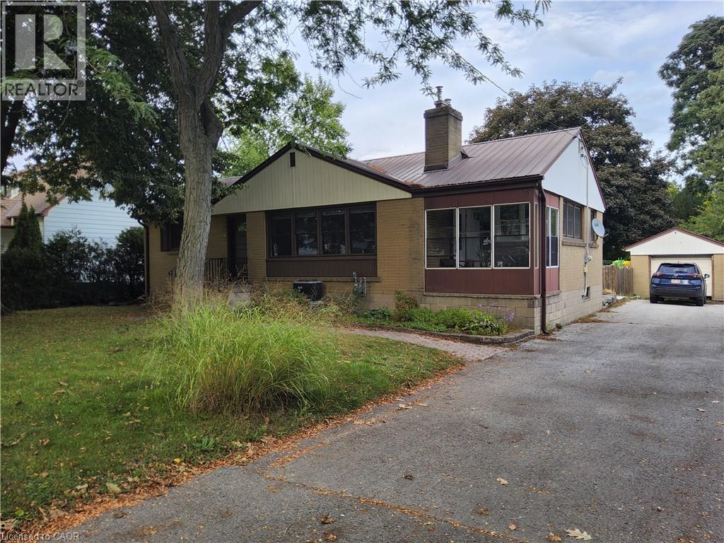 33 LEE Avenue, Simcoe, Ontario