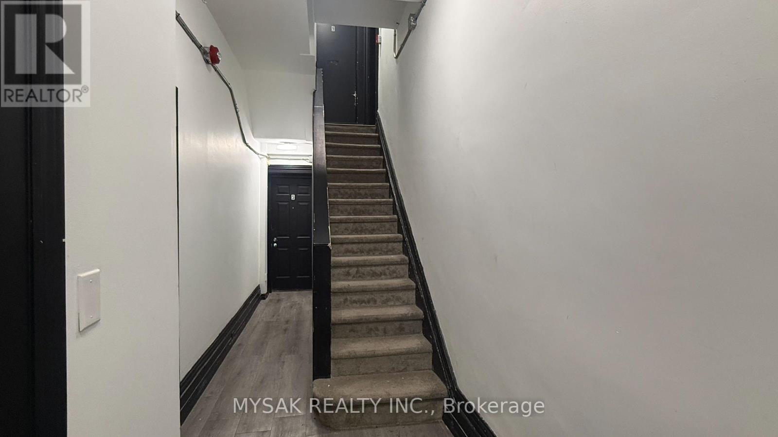 82-84 Welland Avenue, St. Catharines, Ontario  L2R 2N1 - Photo 2 - X13814084