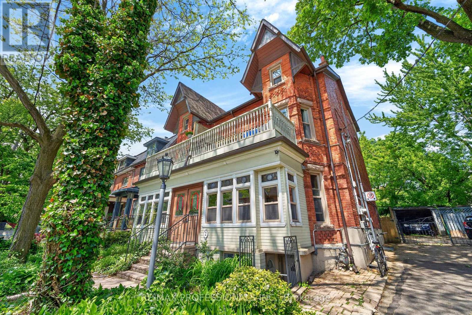 2 AFTON AVENUE, Toronto, Ontario
