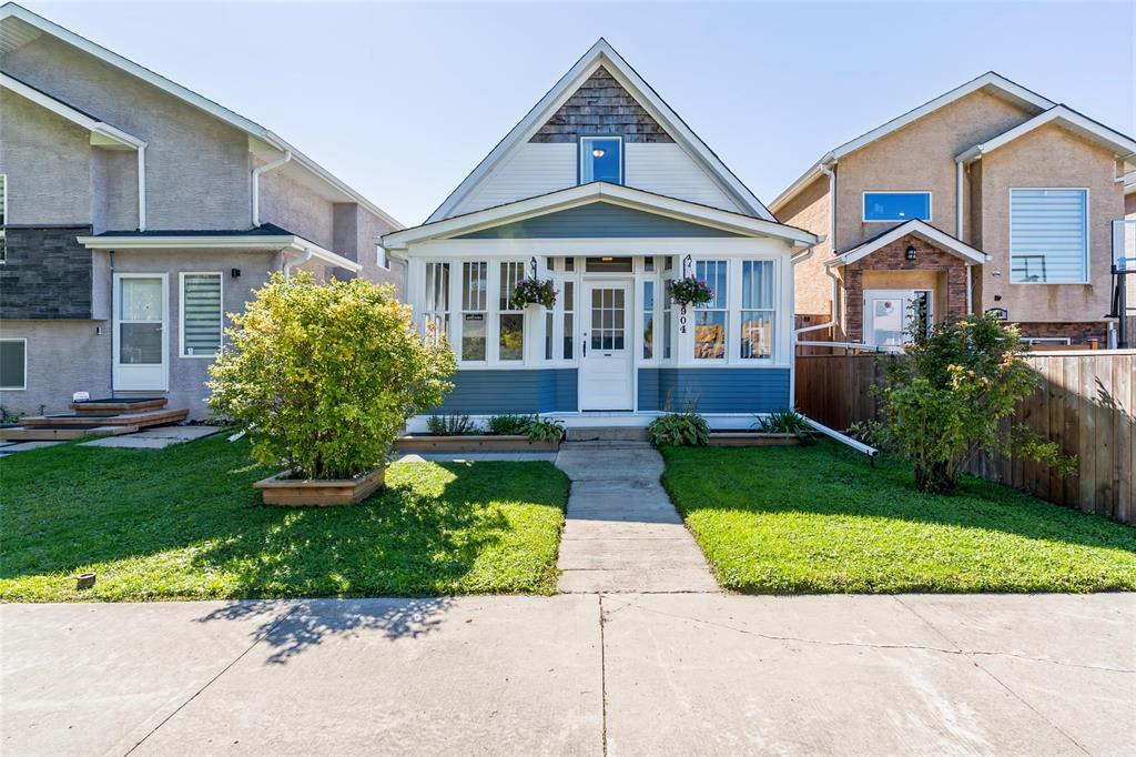 1904 Bannatyne Avenue W, Winnipeg, Manitoba  R2R 0B3 - Photo 1 - 202623779