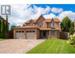 26 ALBERY CRESCENT, Aurora, Ontario