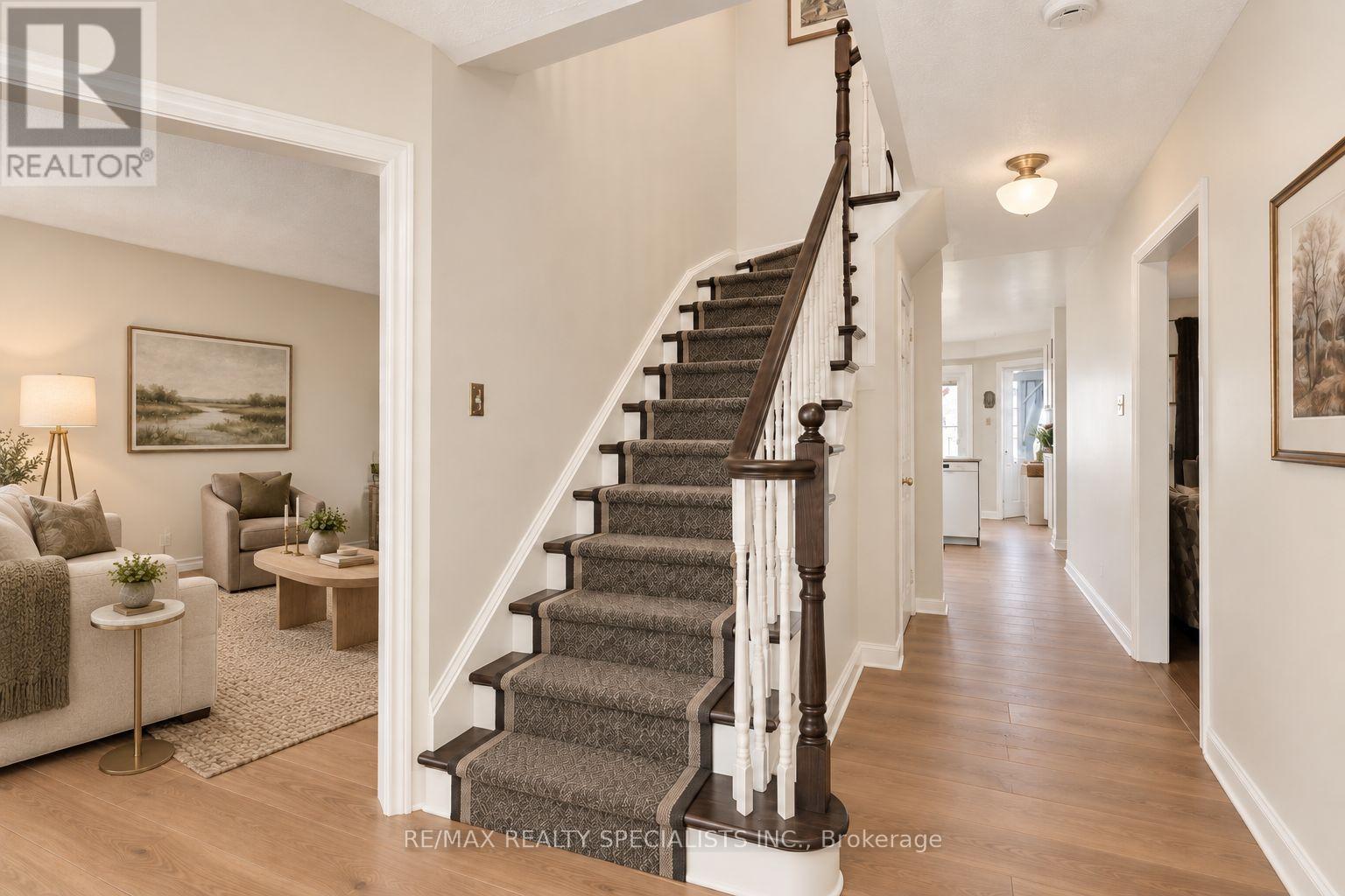 20 Mccullough Crescent, Halton Hills, Ontario  L7G 5N5 - Photo 9 - W13802312