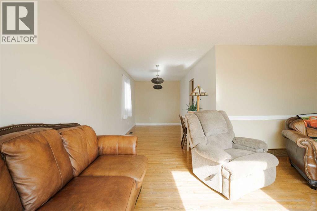 307 Cochrane Crescent, Fort Mcmurray, Alberta  T9K 1J2 - Photo 12 - A2346617