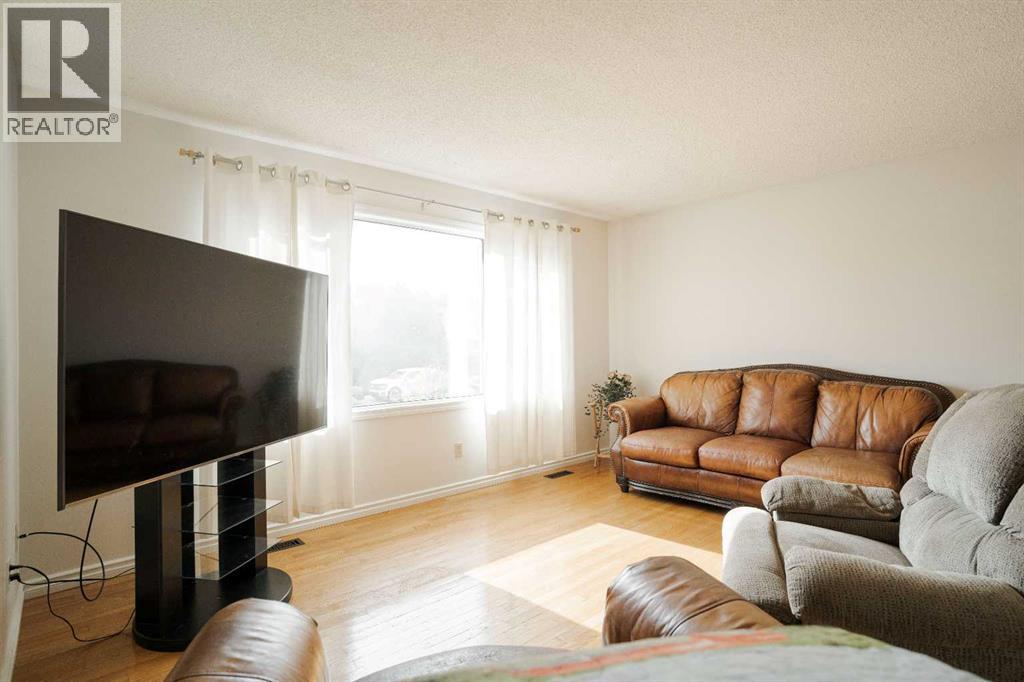 307 Cochrane Crescent, Fort Mcmurray, Alberta  T9K 1J2 - Photo 9 - A2346617