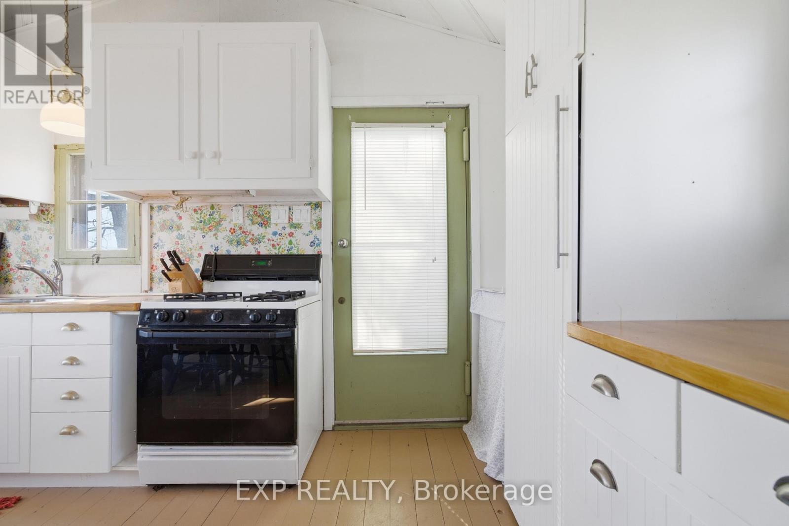 32 Quinte View Road, Greater Napanee, Ontario K0H 1G0 - Photo 14 - X12937546