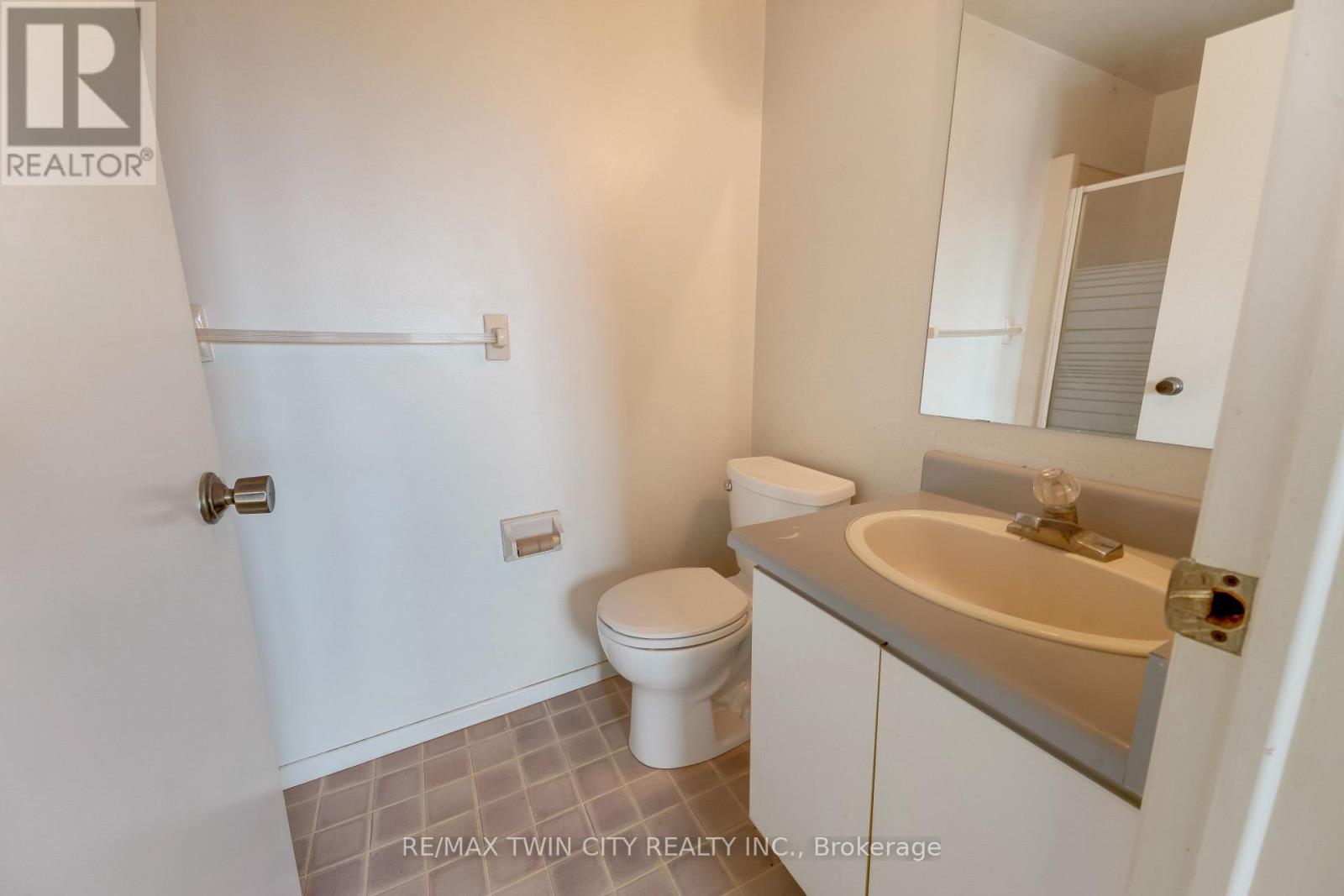 2 - 25 Valleyview Road, Kitchener, Ontario  N2E 1L5 - Photo 13 - X13746876