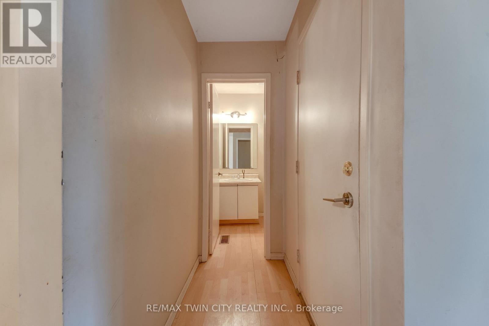 2 - 25 Valleyview Road, Kitchener, Ontario  N2E 1L5 - Photo 6 - X13746876