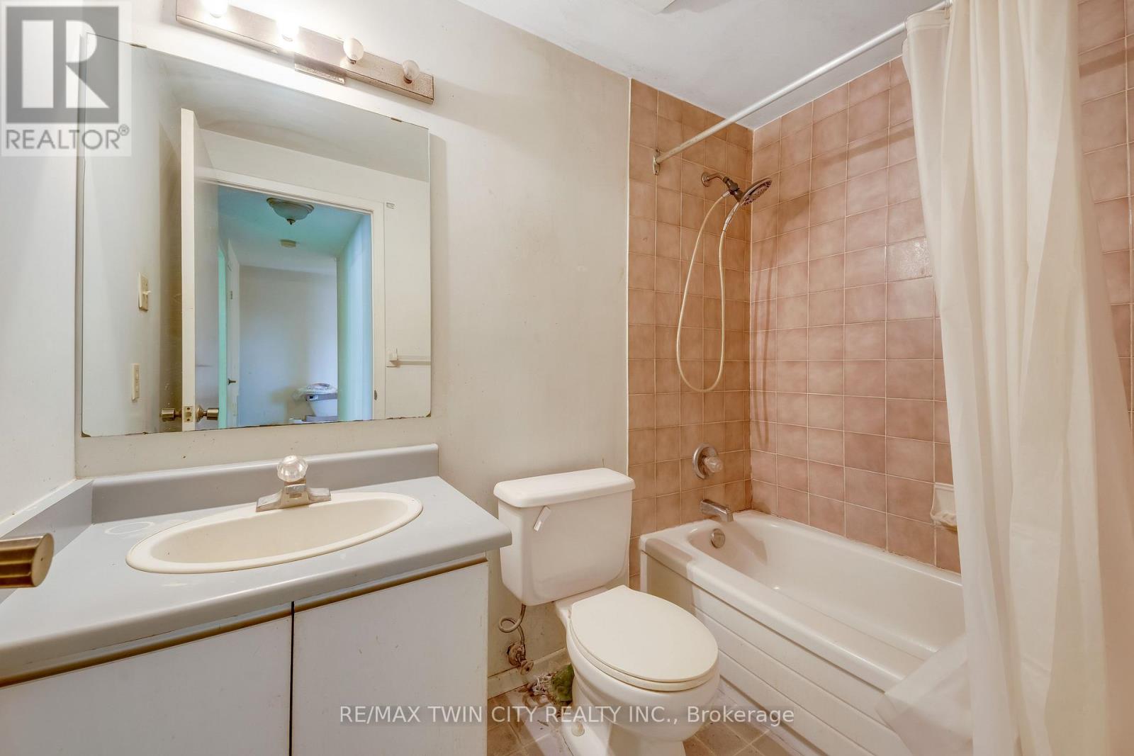 2 - 25 Valleyview Road, Kitchener, Ontario  N2E 1L5 - Photo 18 - X13746876