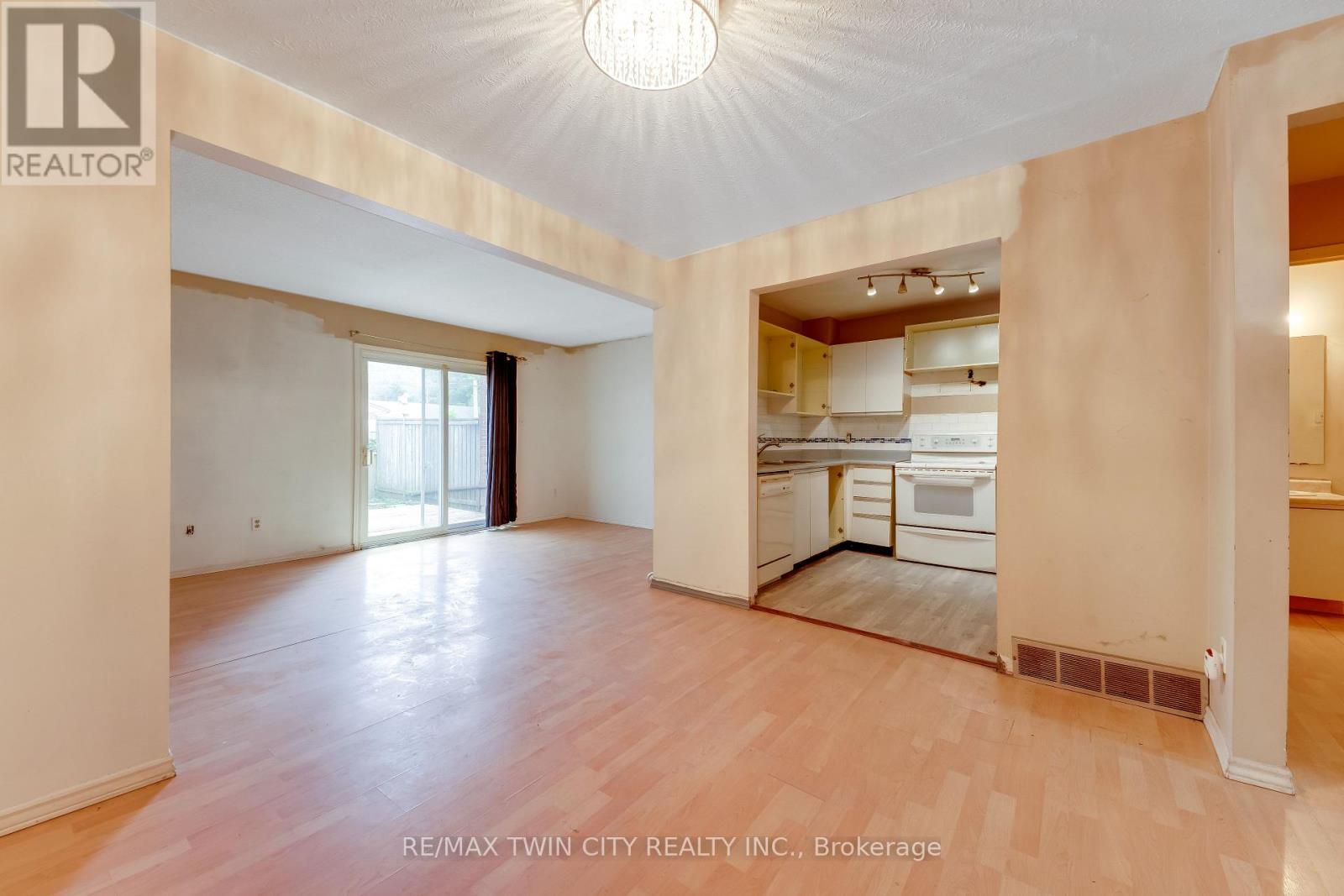 2 - 25 Valleyview Road, Kitchener, Ontario  N2E 1L5 - Photo 7 - X13746876