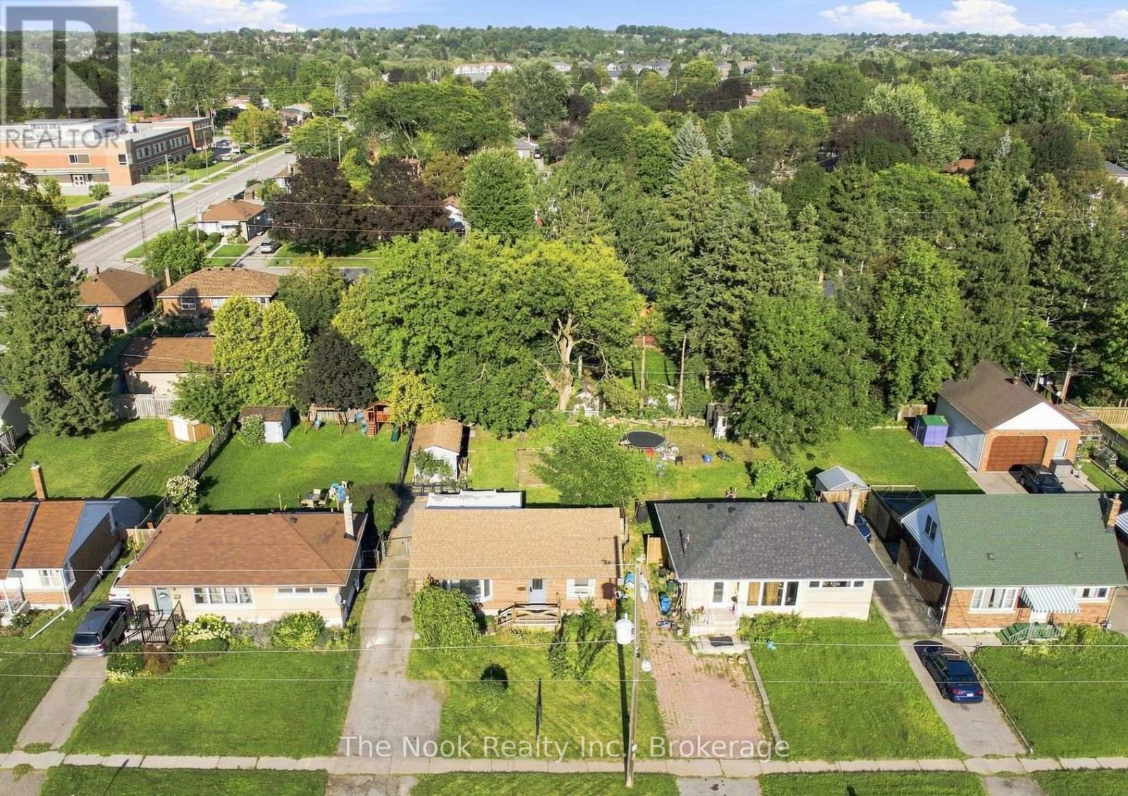 257 Wilson Road S, Oshawa, Ontario  L1H 6C4 - Photo 2 - E13814294
