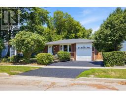 86 SHOREDALE DRIVE, Toronto, Ontario