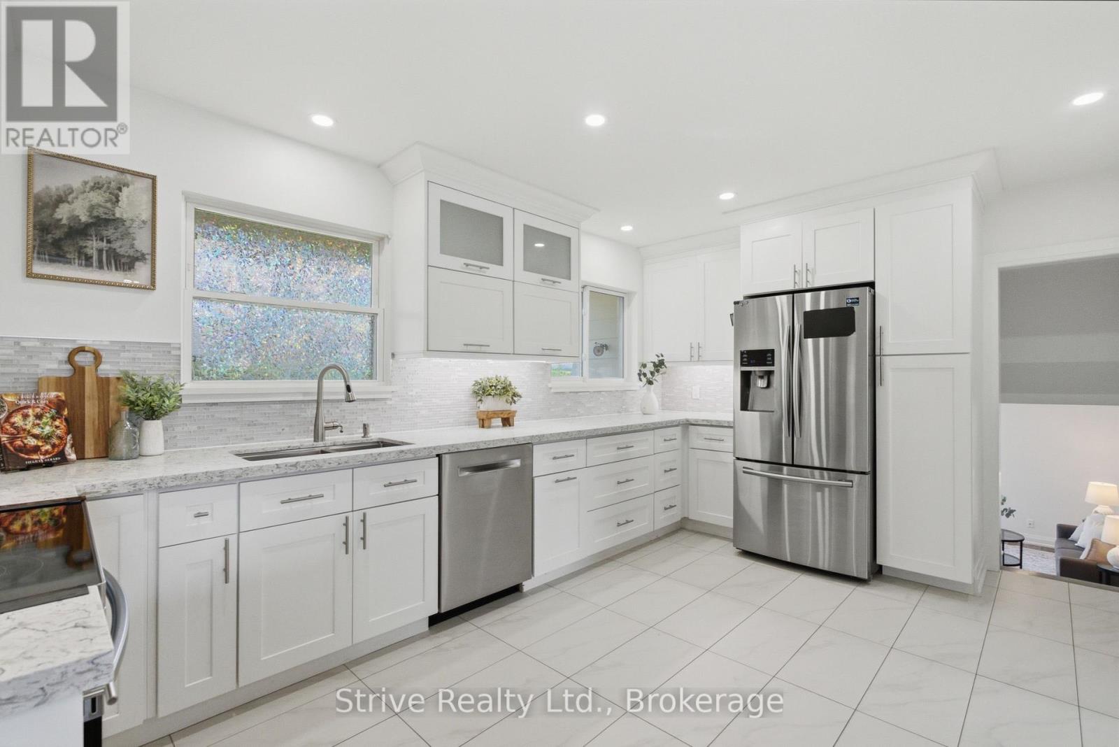 779 Bessborough Drive, Oshawa, Ontario  L1G 4H4 - Photo 13 - E13814402
