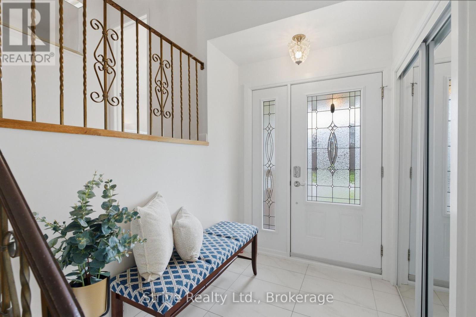 779 Bessborough Drive, Oshawa, Ontario  L1G 4H4 - Photo 4 - E13814402