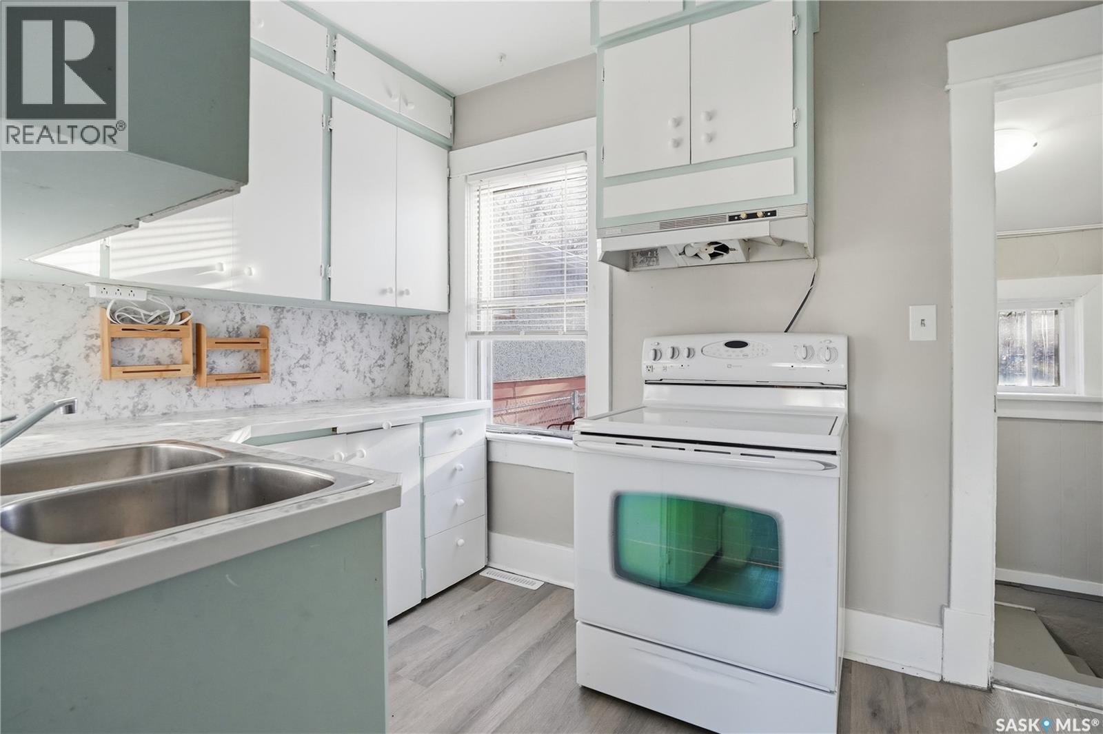 1008 Retallack Street, Regina, Saskatchewan  S4T 2H3 - Photo 9 - SK049129