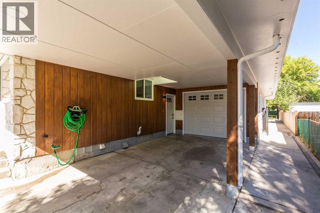 1301 17 Avenue S
