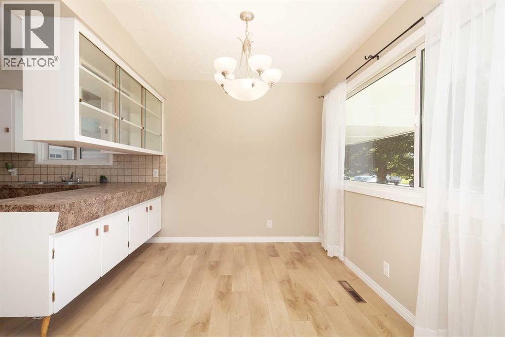 1301 17 Avenue S