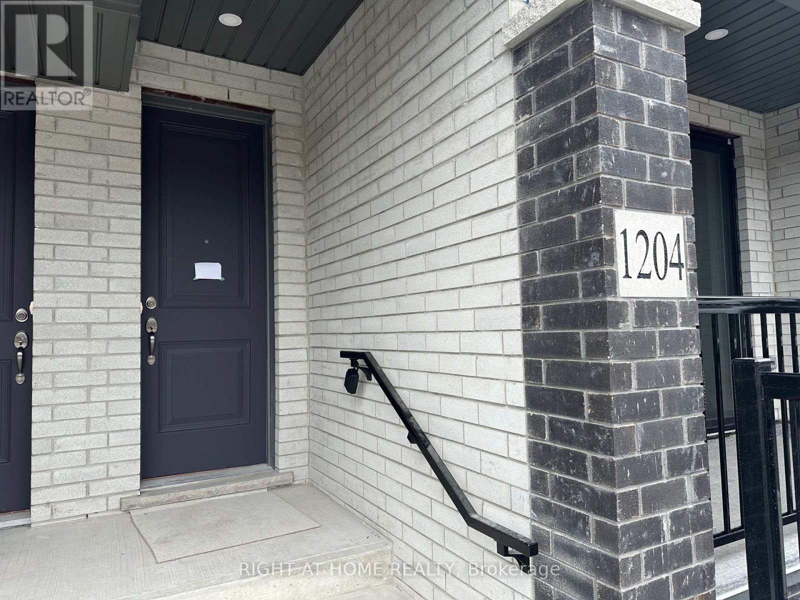 1204 - 160 Densmore Road, Cobourg, Ontario  K9A 4J9 - Photo 2 - X13814222