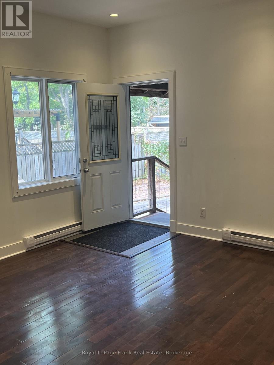 210 Mcdonnel Street, Peterborough, Ontario  K9H 2V9 - Photo 3 - X13814278
