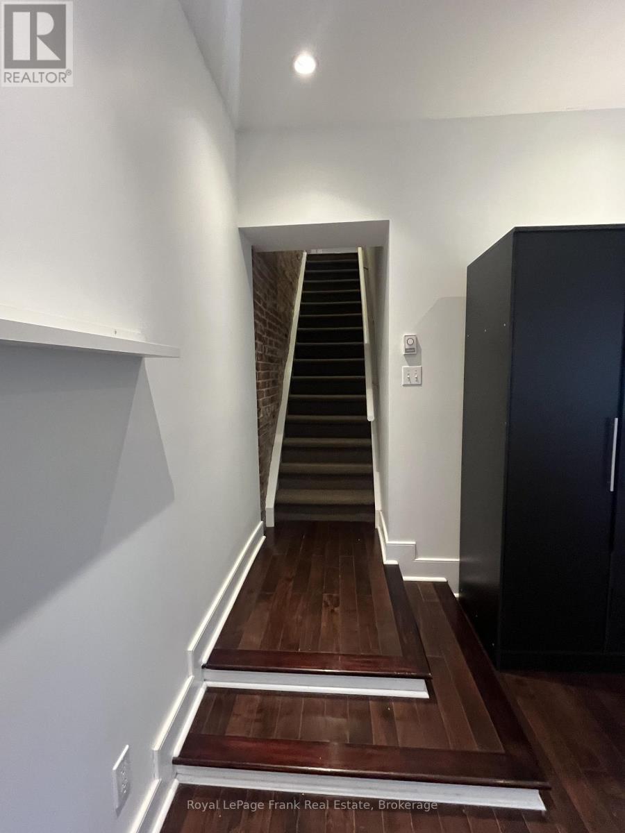 210 Mcdonnel Street, Peterborough, Ontario  K9H 2V9 - Photo 4 - X13814278