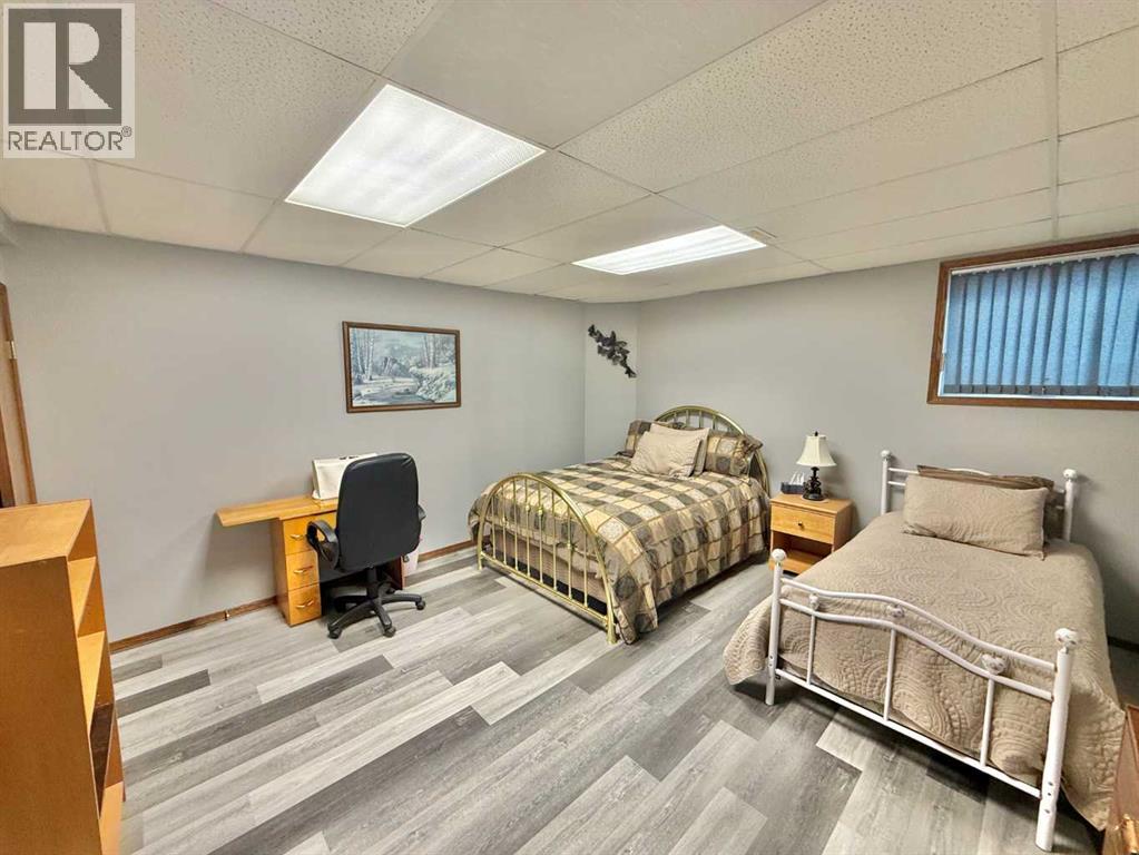 379 Collinge Road, Hinton, Alberta  T7V 1L2 - Photo 14 - A2347036