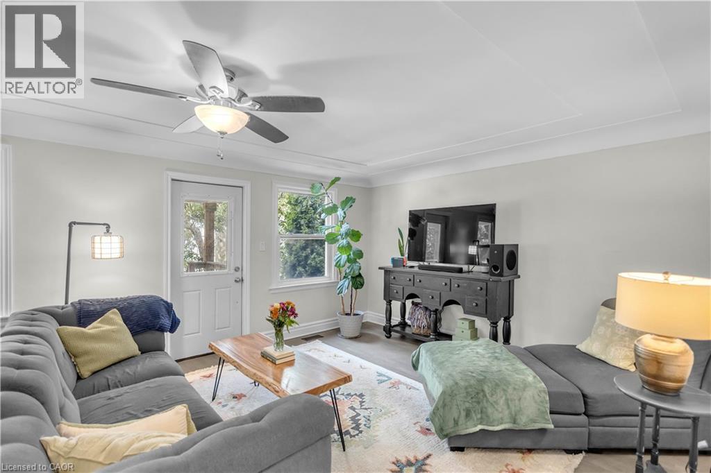 16 Wexford Avenue N, Hamilton, Ontario  L8H 4M1 - Photo 3 - 40859602