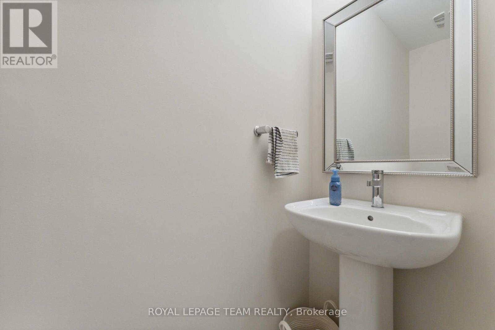 740 Brittanic Road, Ottawa, Ontario  K2V 0N7 - Photo 13 - X13814150
