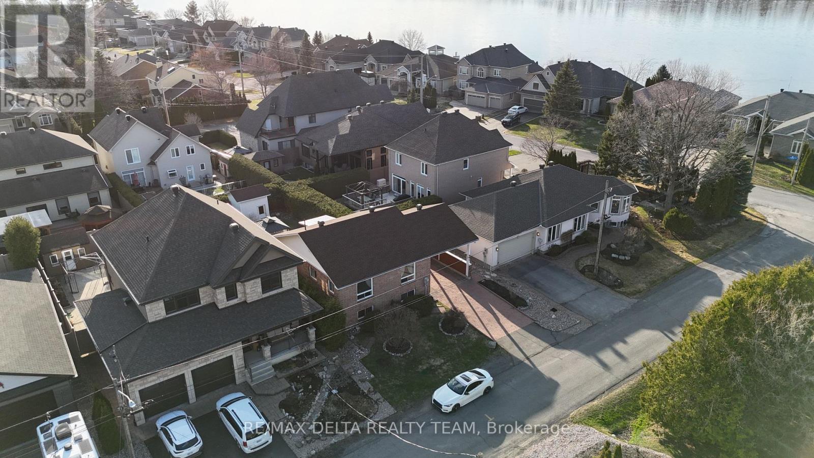 892 Scott Dupuis Way, Ottawa, Ontario  K1C 3A7 - Photo 3 - X13814168