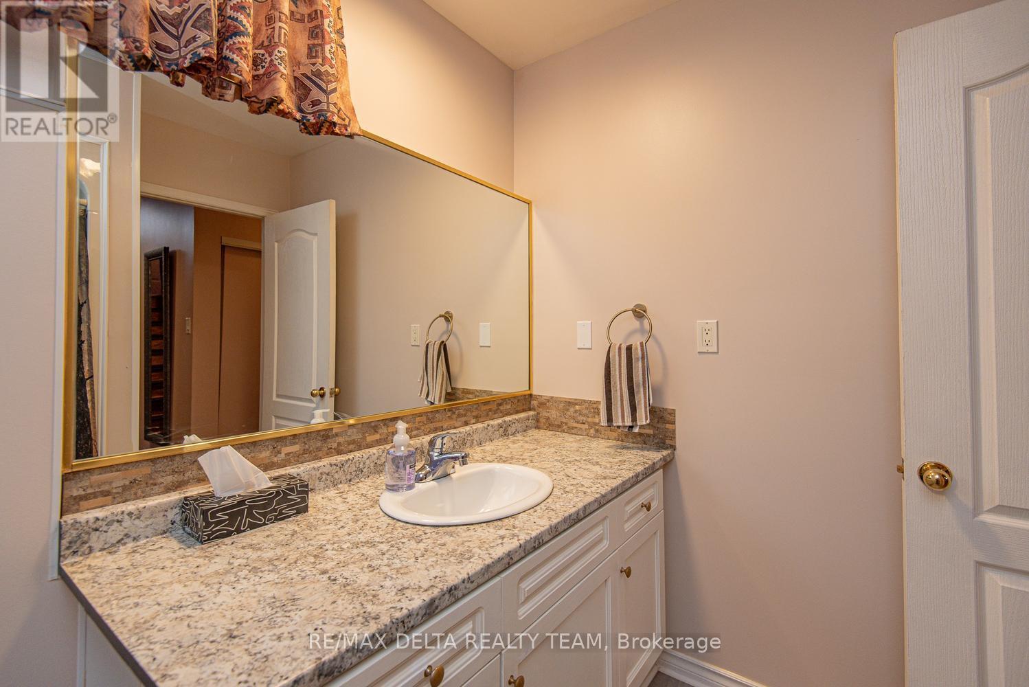892 Scott Dupuis Way, Ottawa, Ontario  K1C 3A7 - Photo 32 - X13814168