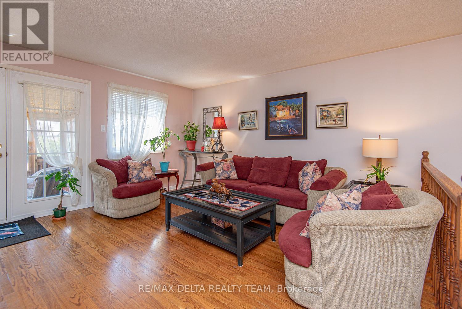 892 Scott Dupuis Way, Ottawa, Ontario  K1C 3A7 - Photo 5 - X13814168